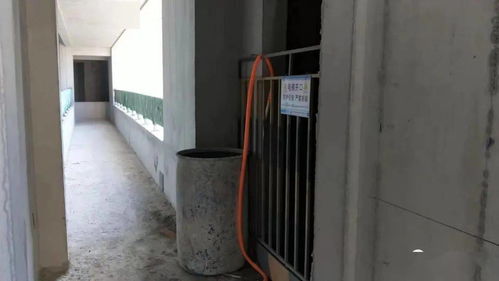 在用電梯導軌突然彎了,怎么解決